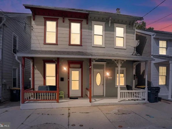 317 W High St, Womelsdorf, PA 19567