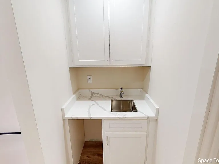 917 Sheridan St NW #2 — Photo 5