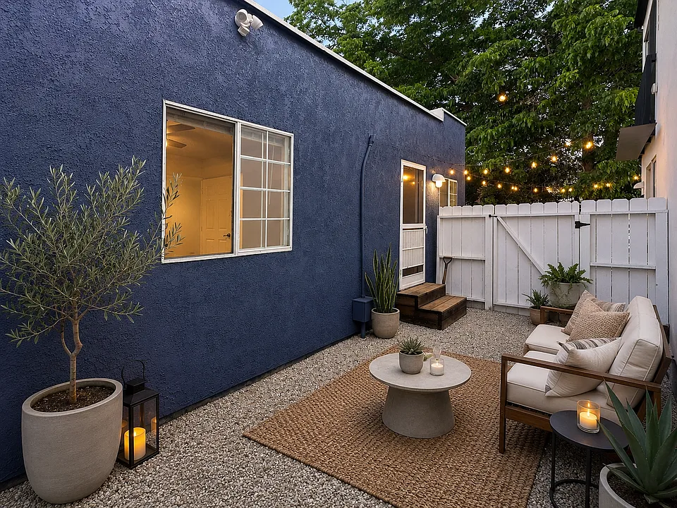 1210 Manzanita St
