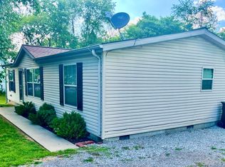 212 E Orchard St, Norris City, IL 62869