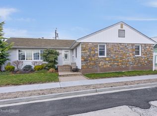 123 Harding Ave, Long Beach, NY 11561