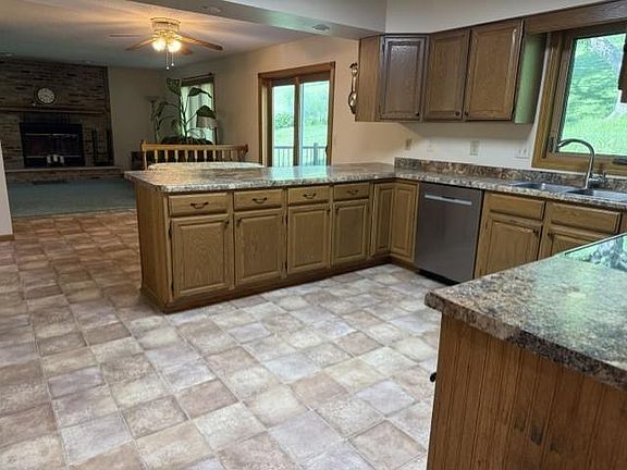 4th image of 217 Oak Leaf Dr