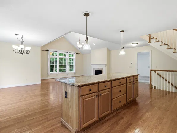 75 Shadow Brook Est Unit 75, South Hadley, MA 01075