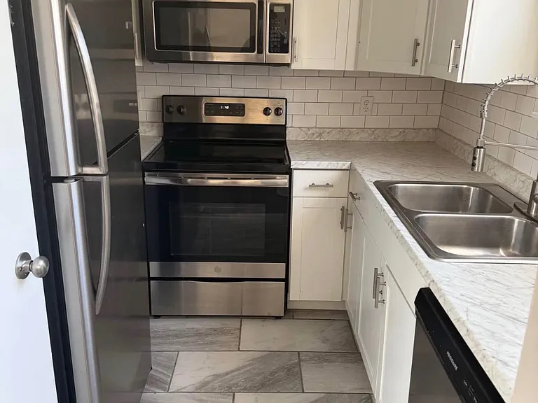 731 S Grand Ave #1 — Photo 10