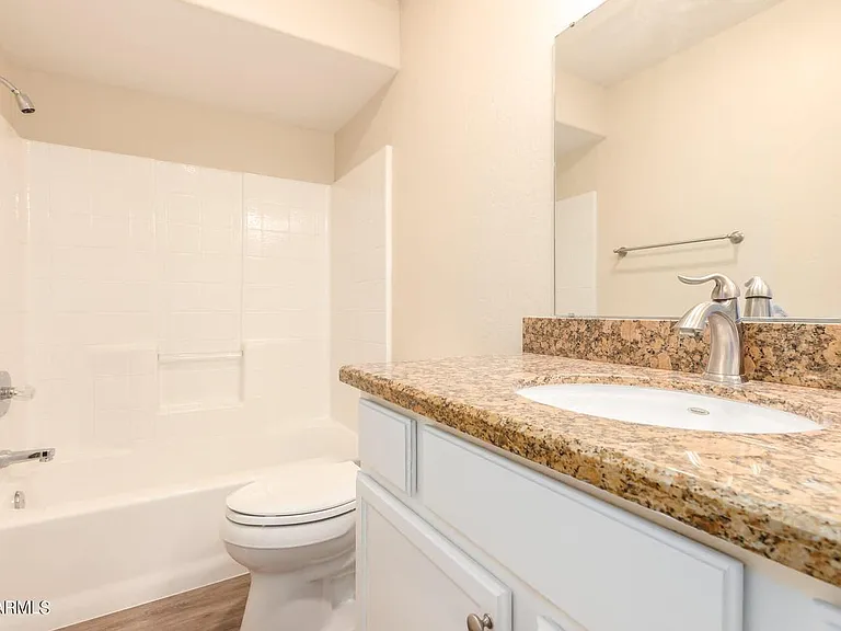 14910 N Kings Way #103 — Photo 9