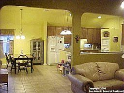 4th image of 9202 Putnam Dr