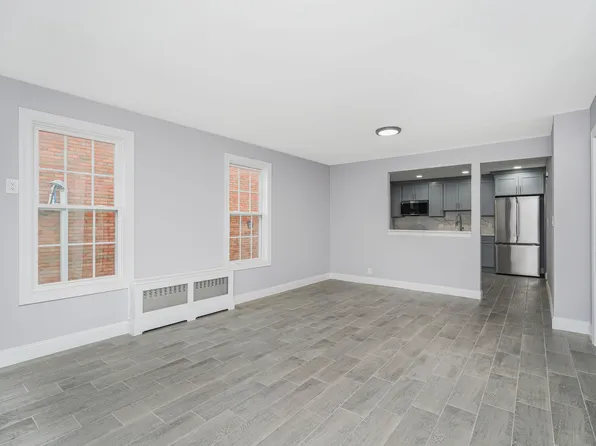 200 Bay 7th Street image 11 of 49