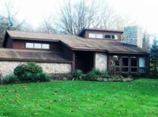 2147 Chelsea Ln, Hellertown, PA 18055