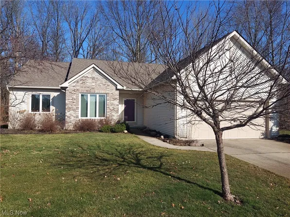 608 Gray Hawk Cir, Amherst, OH 44001