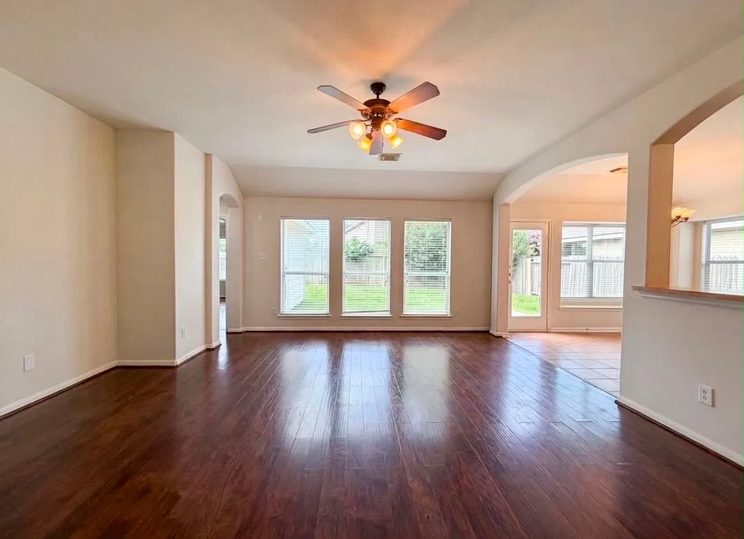 3 bed, 1734 sqft, $1,950 — Photo 2