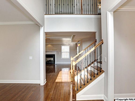 4th image of 310 Northlake Dr