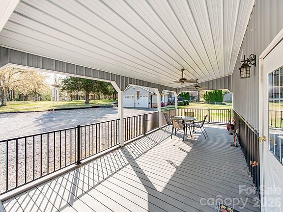 3rd image of 528 Johnson Dairy Rd