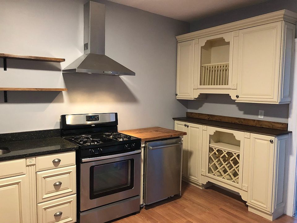 910 Mendon Rd Cumberland, RI Zillow Apartments for Rent in Cumberland