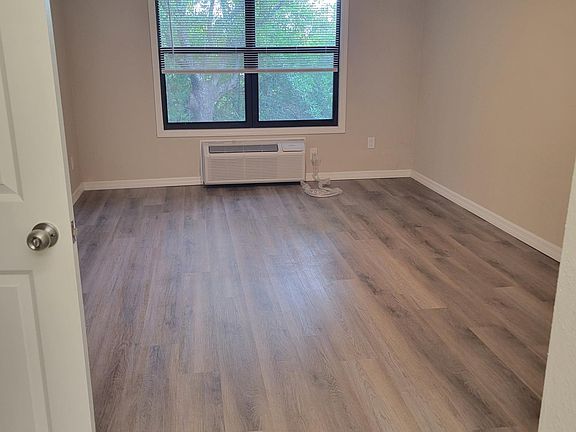 5th image of 709 N 17th Ave