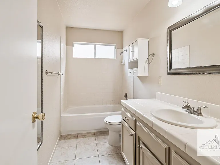 3426 W Dovewood Ave — Photo 9