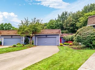 19270 Briarwood Ln, Strongsville, OH 44149