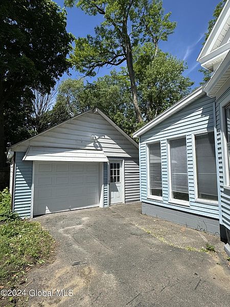 3rd image of 540 Harrison Avenue