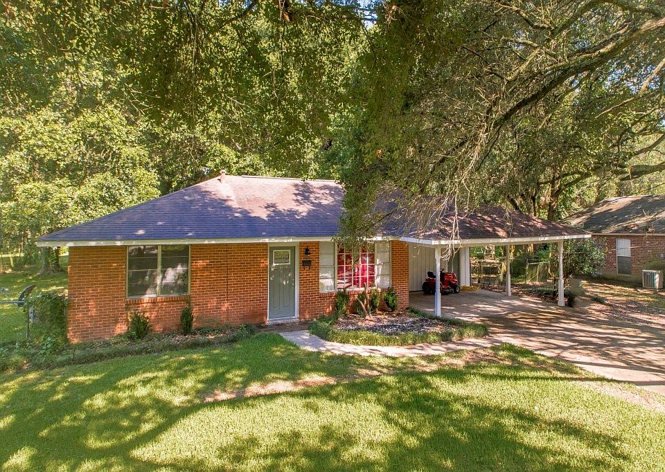 1st image of 333 W Magnolia Dr
