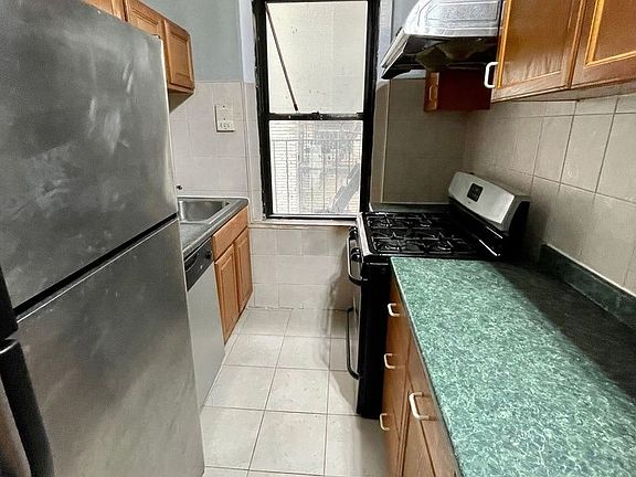 2nd image of 21-15 33rd St APT 3H
