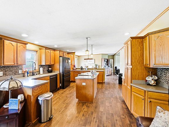 4th image of 3391 Powers Rd