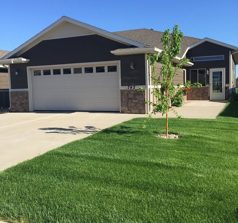 1st image of 742 E El Dorado Dr