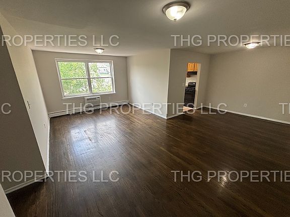 3rd image of 600-610 E Front St #610-3G
