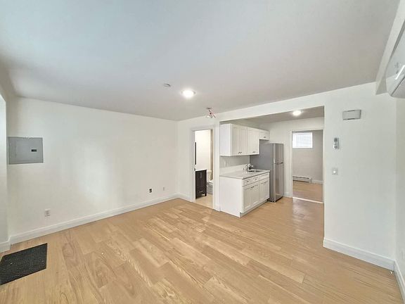 3rd image of 14 Dole St #1
