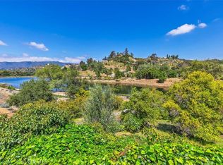 40057 S Shore Rd S, Fallbrook, CA 92028