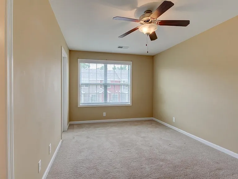 310 Sam Houston Cir — Photo 5