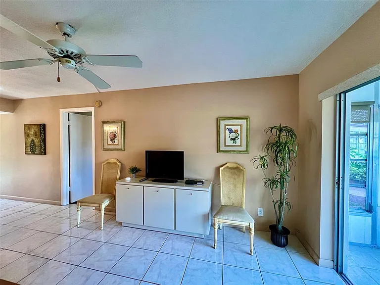2800 NW 47th Ter #106B — Photo 17