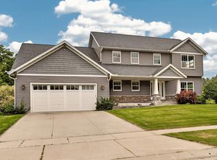 1720 Kerry Dr NE, Rochester, MN 55906