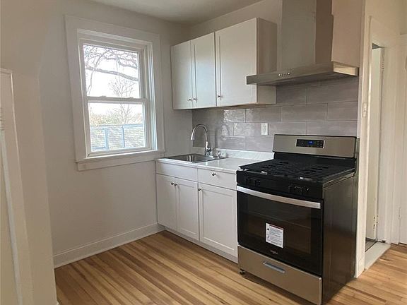 4th image of 127 Maple Ave Floor 3