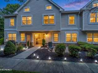 17 Forrest Ct, Tinton Falls, NJ 07753