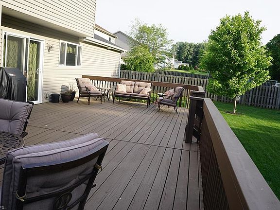 4th image of 4988 Kelly Ave