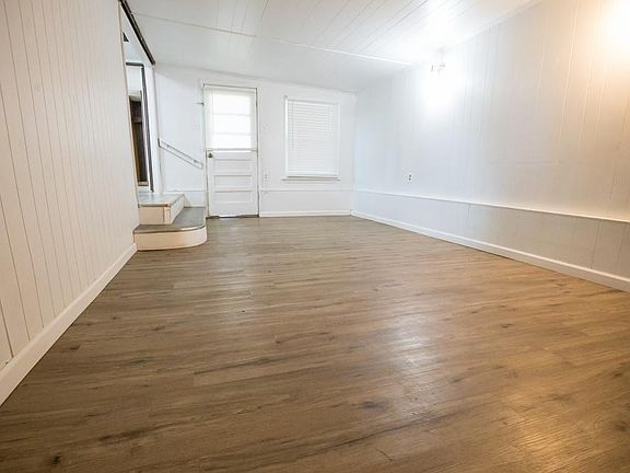 4th image of 153 Commerce Ln