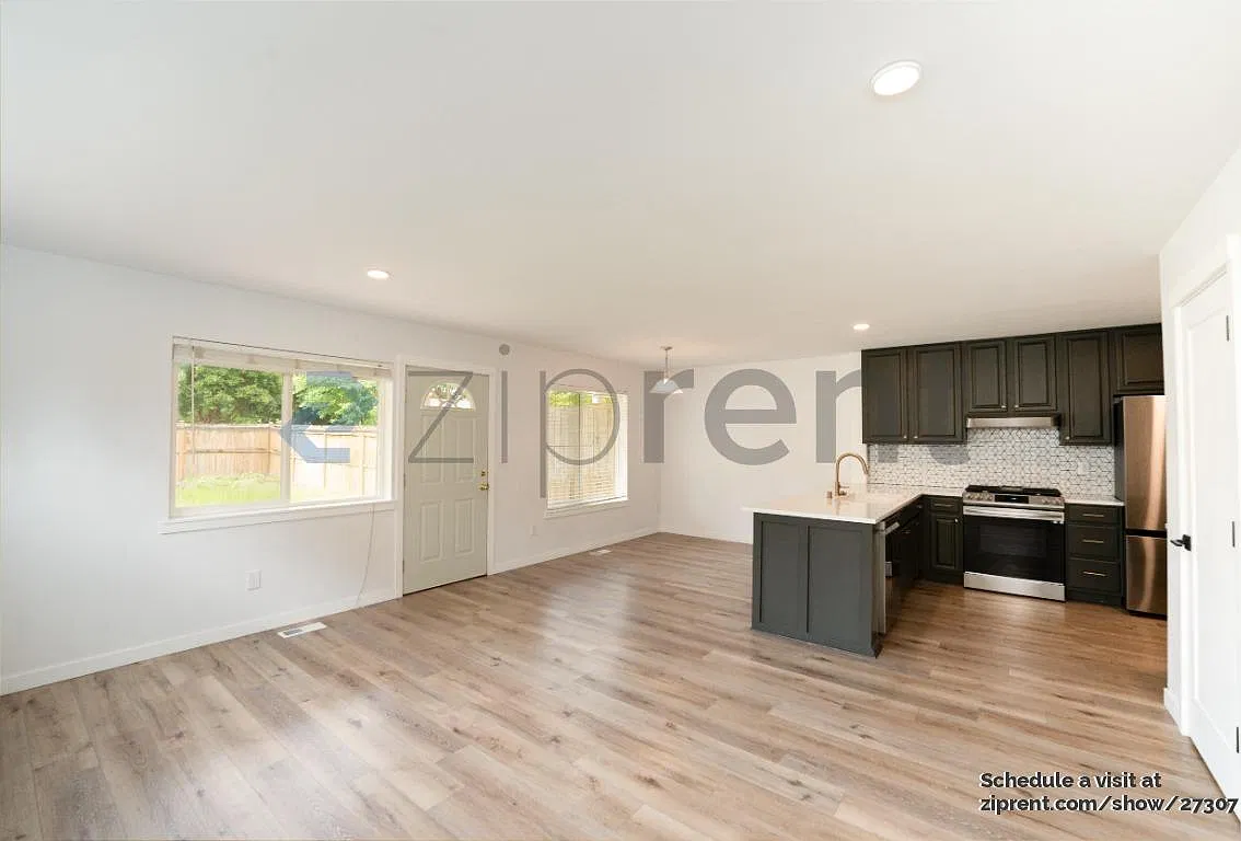 4 bed, 2.5 bath, 1550 sqft, $2,850 — Photo 1