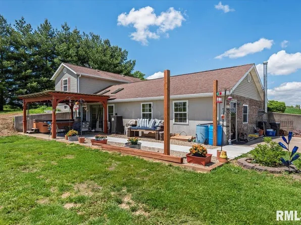 881 NE 1300th St, Roodhouse, IL 62082