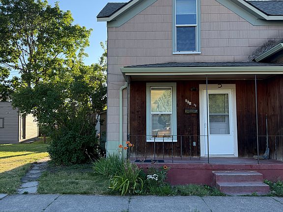 2nd image of 935 Worden Ave #1