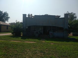 1111 N 6th St, Sayre, OK 73662