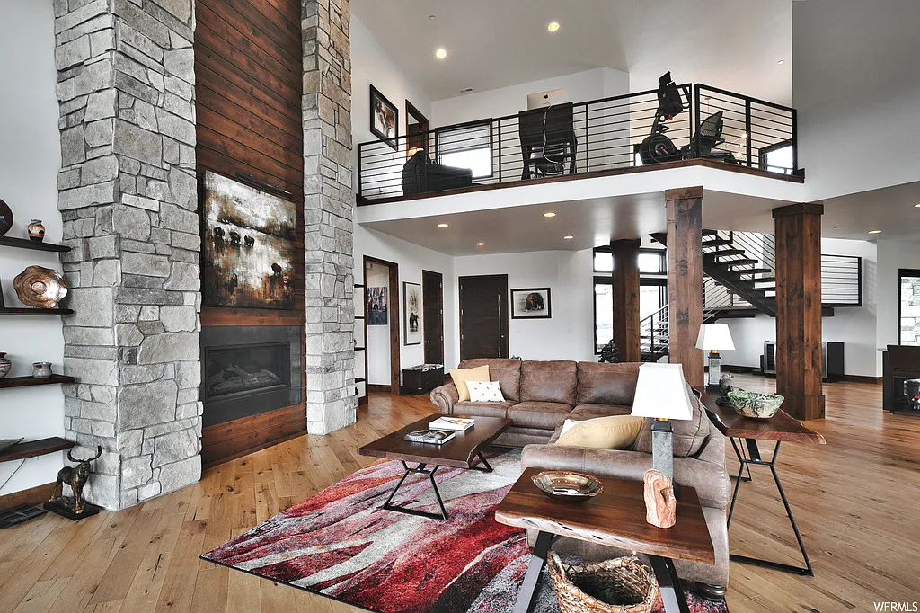 4 bed, 4700 sqft, $15,000 — Photo 4
