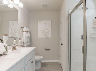 1135 Turnstone Dr, Fogelsville, PA 18051