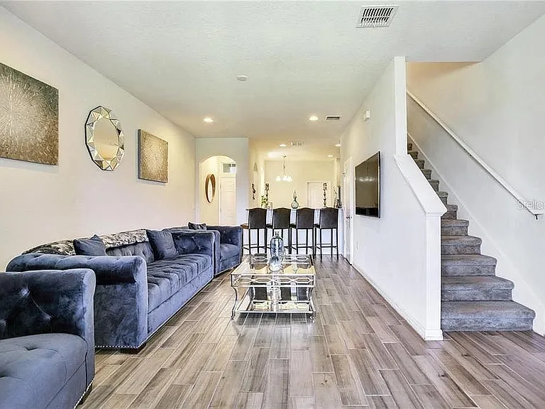 10958 Verawood Dr — Photo 2