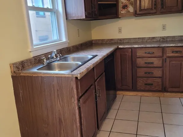 127 Burbank St #2, Pittsfield, MA 01201
