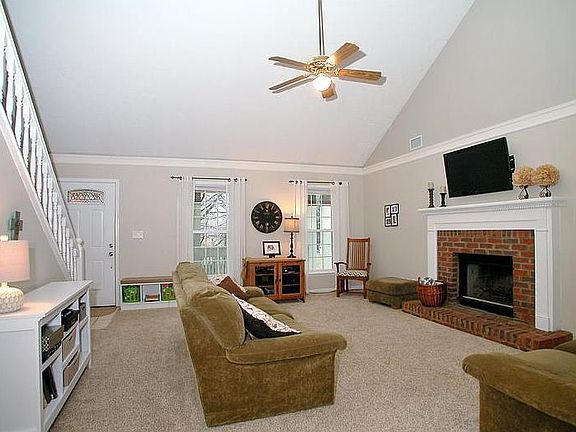 5th image of 4850 Hampton Square Dr