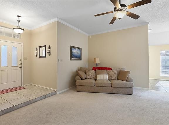 4th image of 916 Silverstone Dr