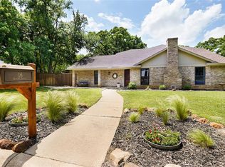 16 Troon Dr, Trophy Club, TX 76262