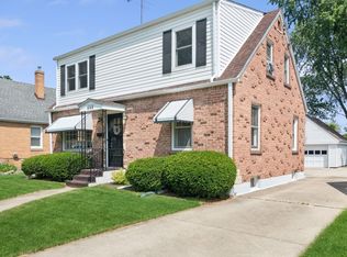 666 Page Ave, Elgin, IL 60120