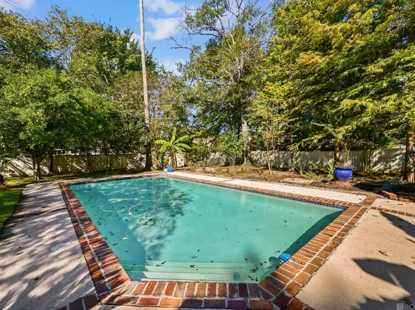 5638 Riverbend Blvd, Baton Rouge, LA 70820