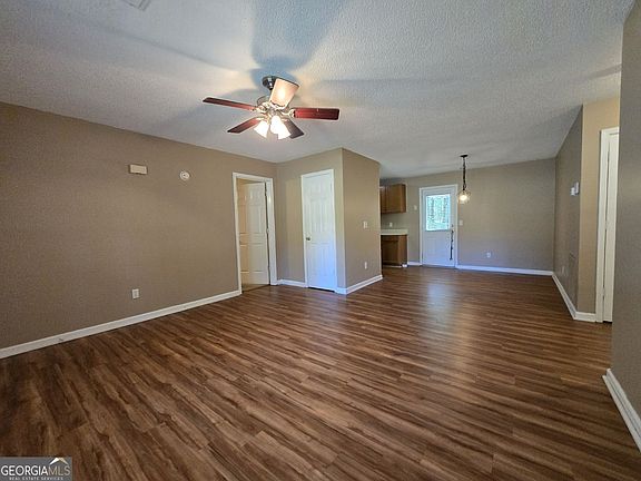 4th image of 375 Old Brock Rd