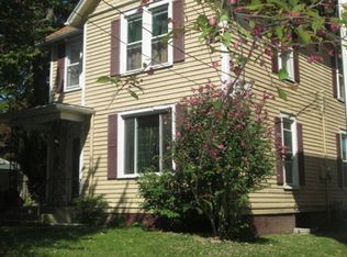 908 E 1st Ave, Monmouth, IL 61462